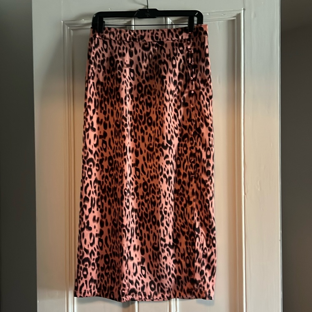 Never worn, tags still attached! Rose/Black skirt from Jack by BB Dakota. Size 8